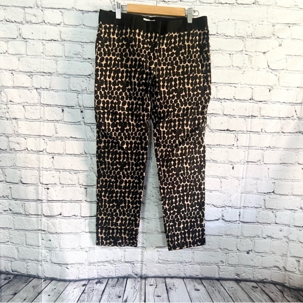 LOFT. Cropped animal print pants. Size 2